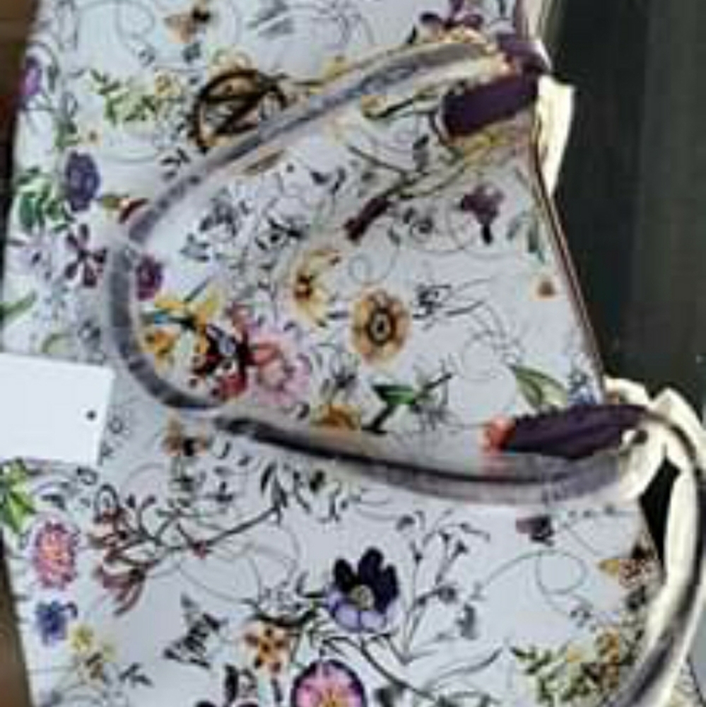 purses - Picture 3 of 4